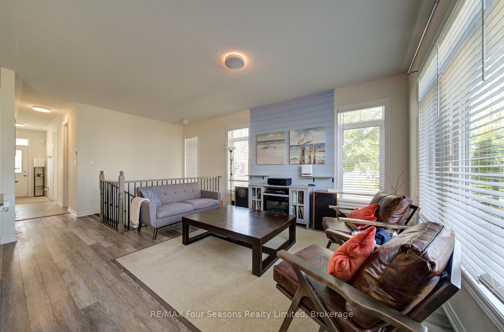 Photo 12 of 73 Bianca Crescent, Wasaga Beach — HOMEH