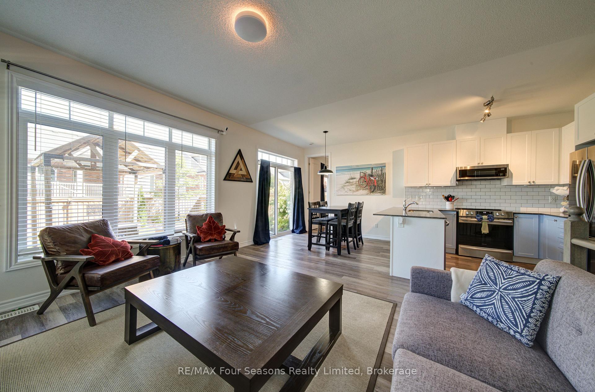 Photo 13 of 73 Bianca Crescent, Wasaga Beach — HOMEH