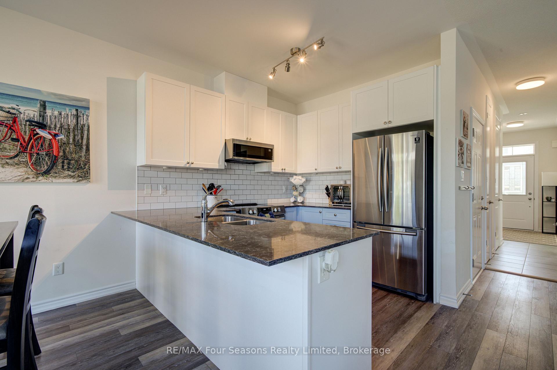 Photo 18 of 73 Bianca Crescent, Wasaga Beach — HOMEH