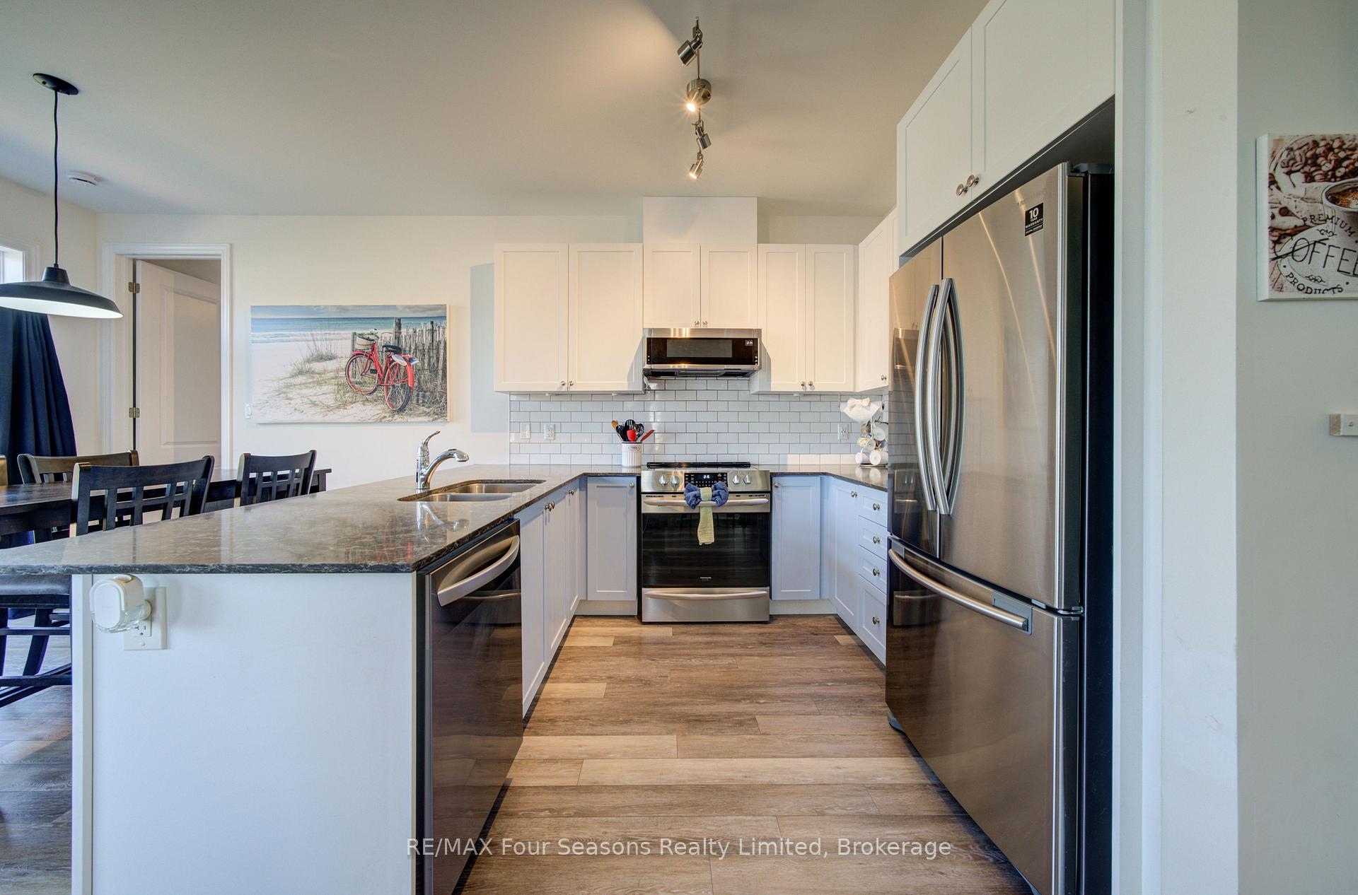 Photo 19 of 73 Bianca Crescent, Wasaga Beach — HOMEH
