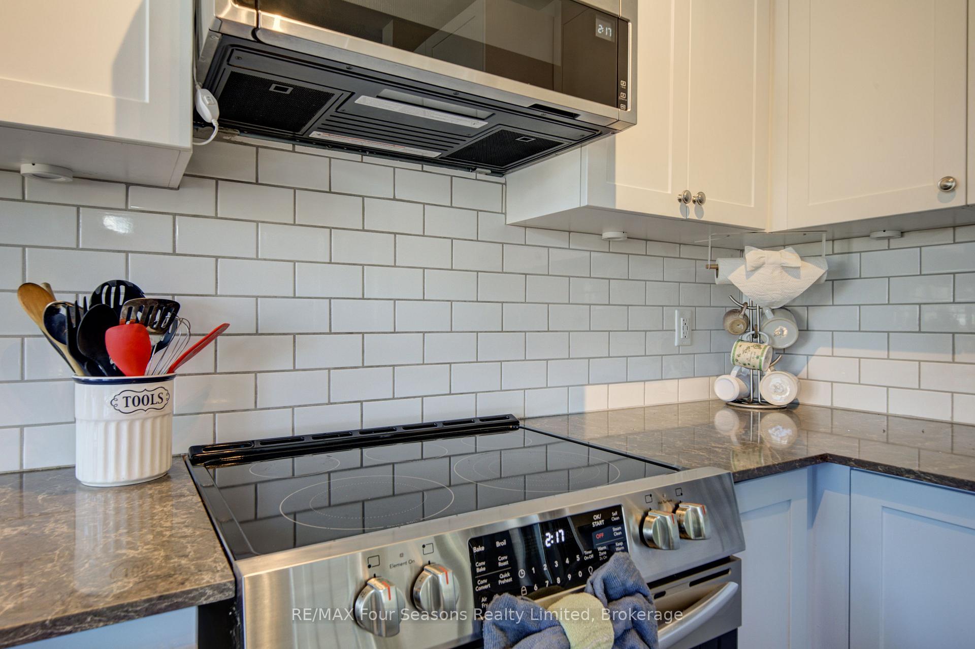 Photo 20 of 73 Bianca Crescent, Wasaga Beach — HOMEH