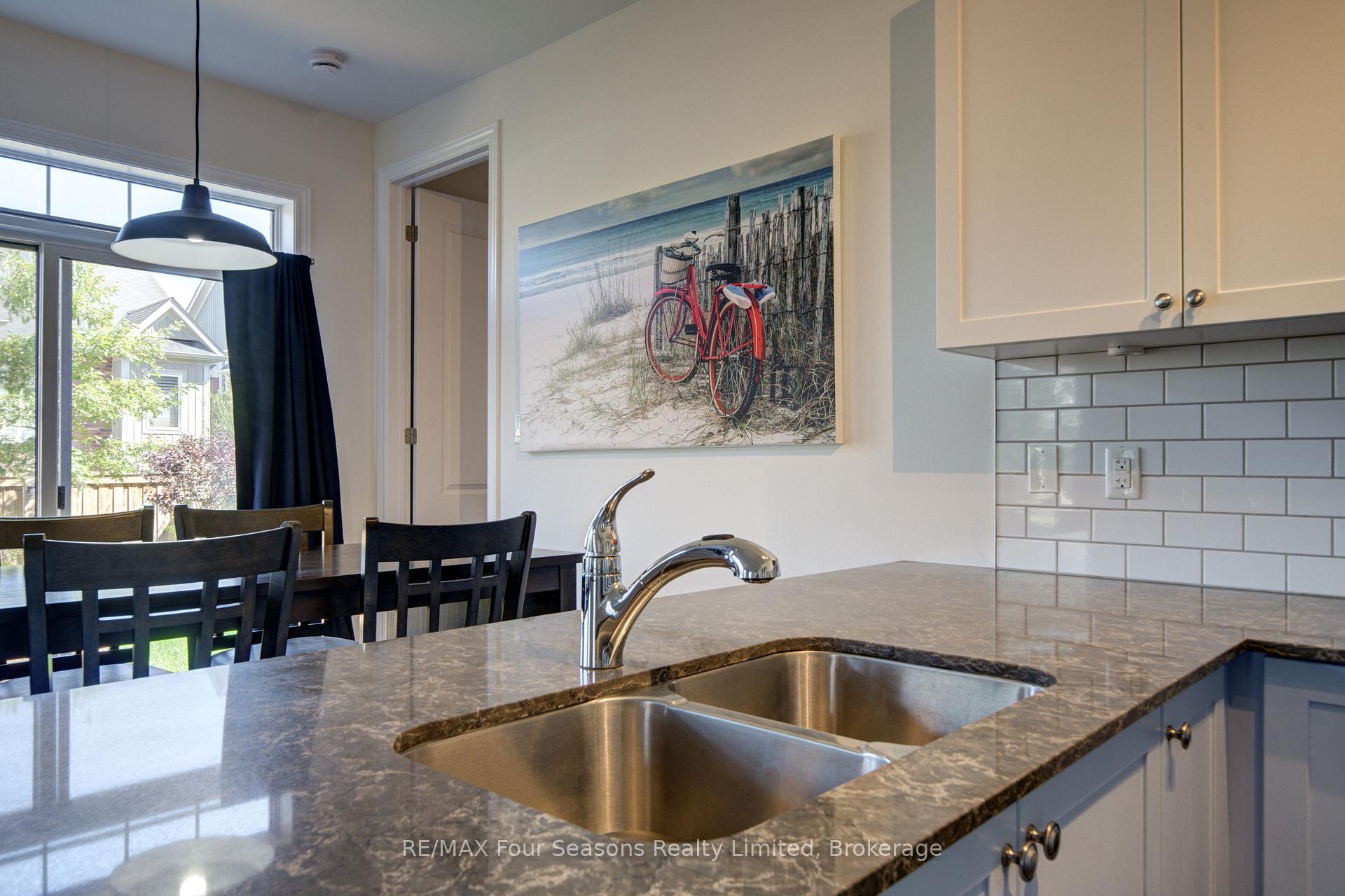 Photo 21 of 73 Bianca Crescent, Wasaga Beach — HOMEH
