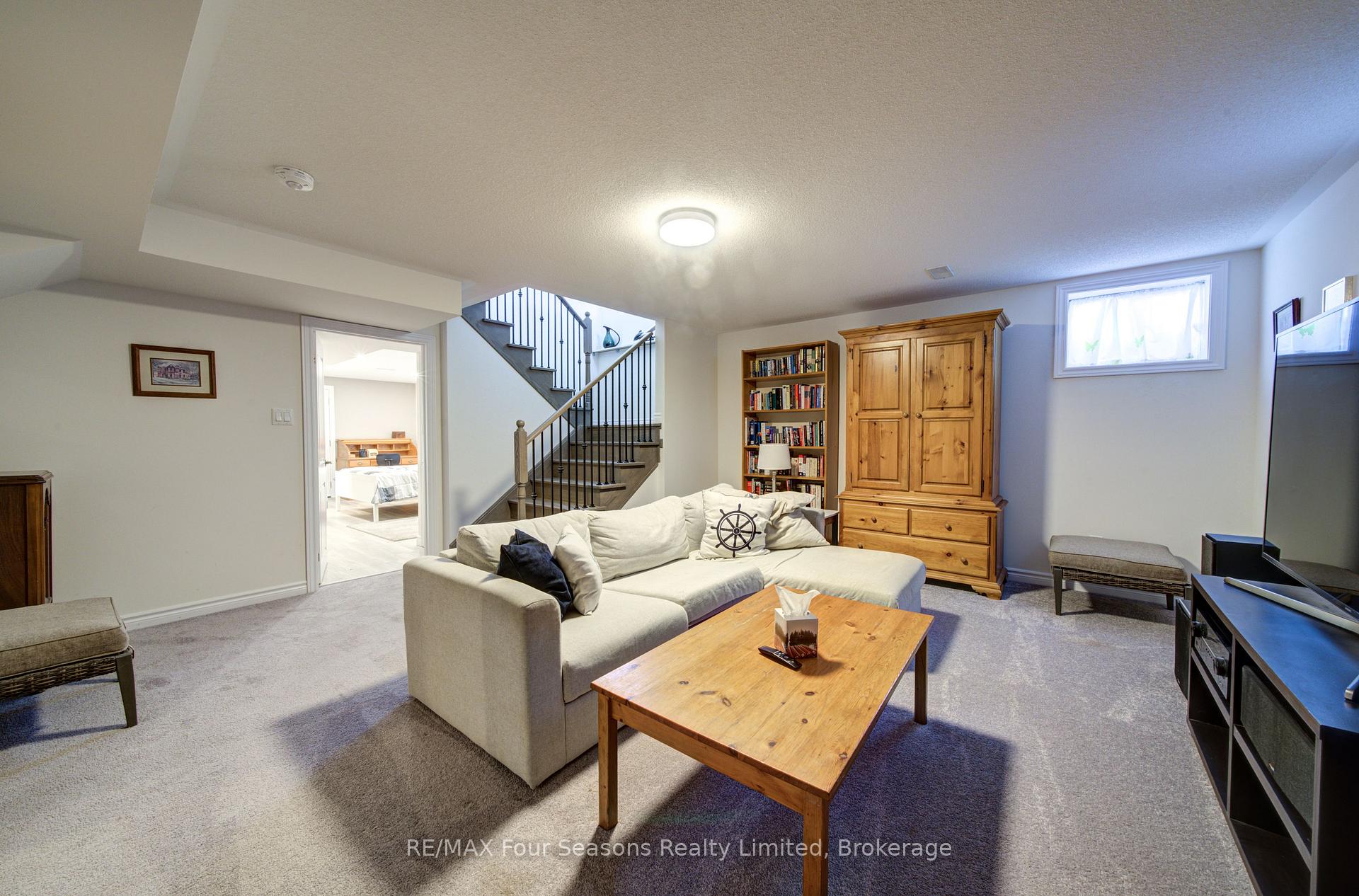 Photo 27 of 73 Bianca Crescent, Wasaga Beach — HOMEH