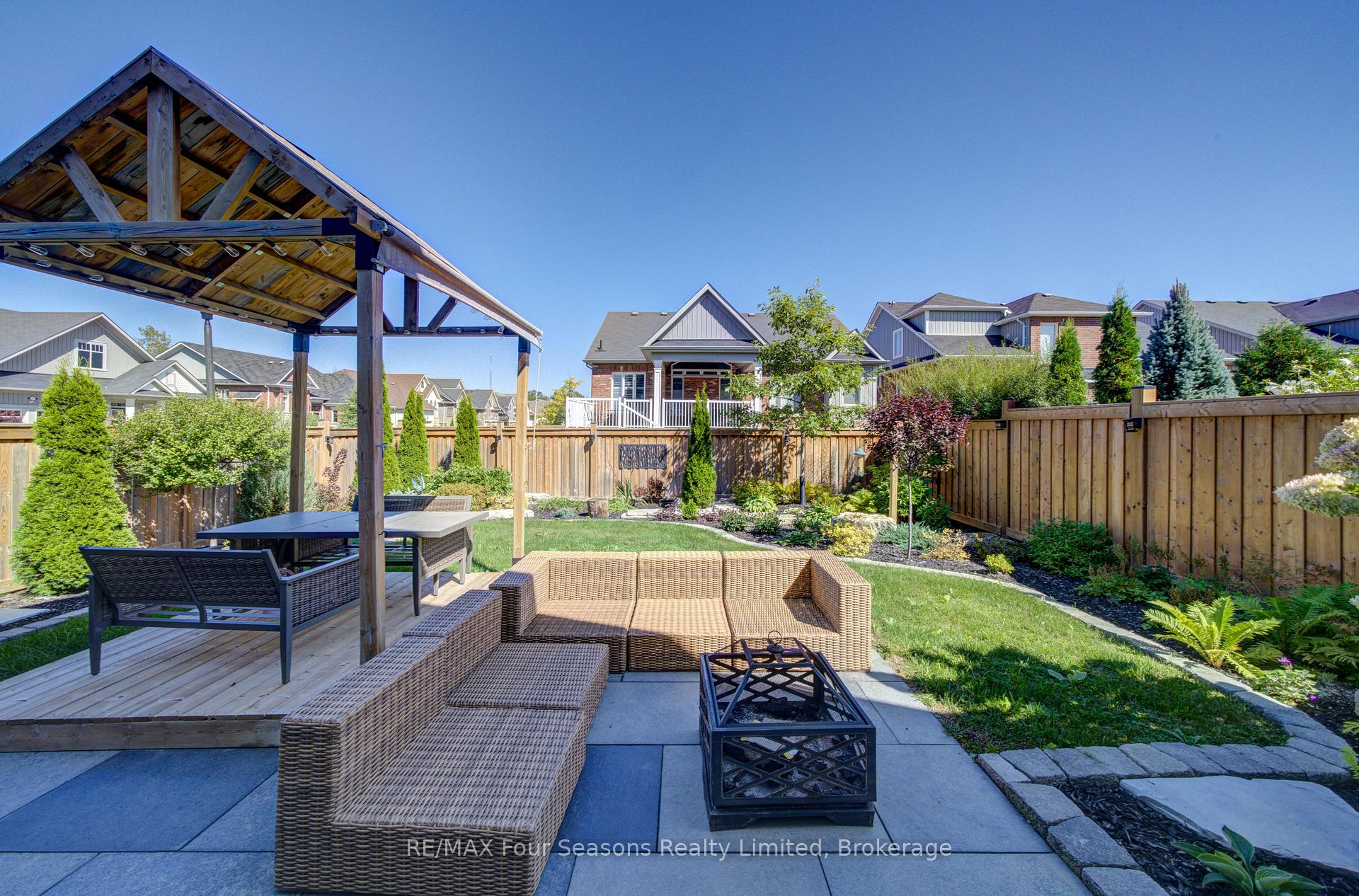 Photo 35 of 73 Bianca Crescent, Wasaga Beach — HOMEH
