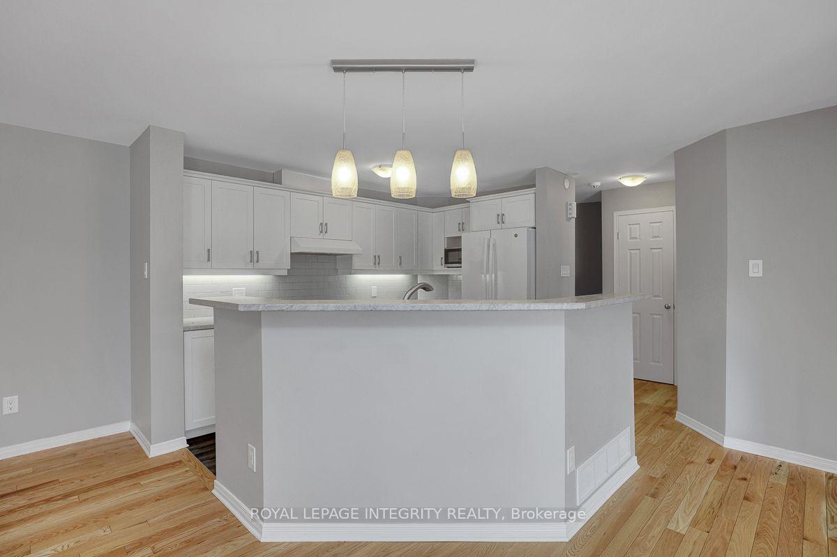 Photo 13 of Unit 211, 3275 St Joseph Boulevard, Ottawa, Bilberry Creek/Queenswood Heights — HOMEH