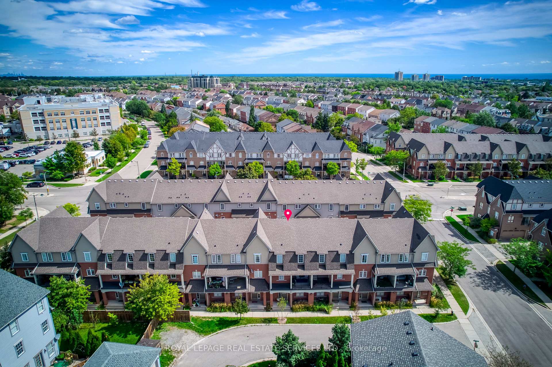 Photo 2 of Unit 17, 2360 Parkhaven Boulevard, Oakville, River Oaks — HOMEH