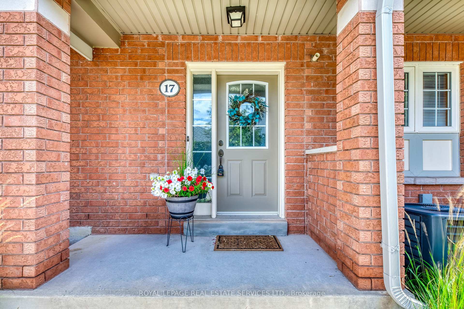 Photo 7 of Unit 17, 2360 Parkhaven Boulevard, Oakville, River Oaks — HOMEH