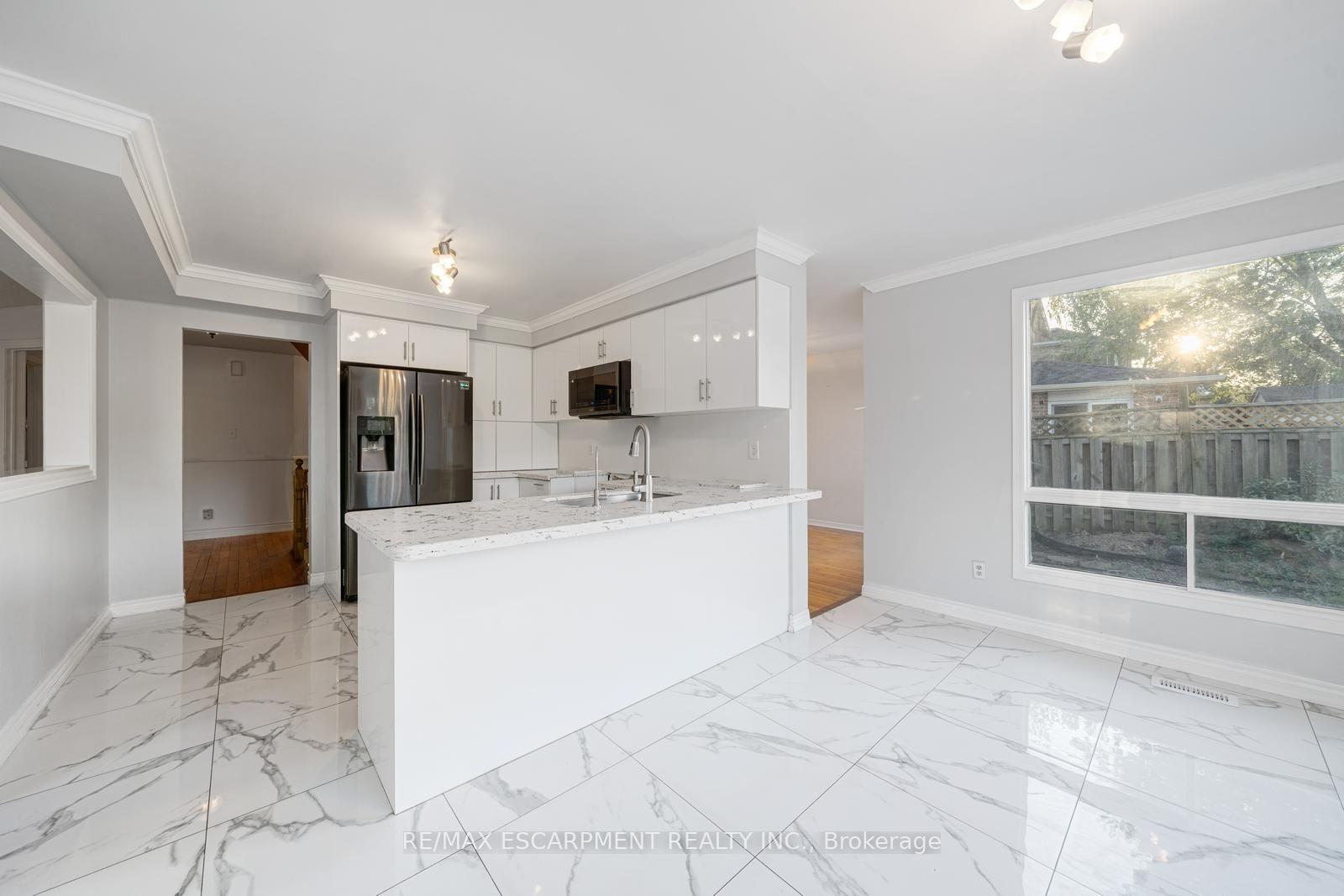 Photo 10 of 2081 Lynn Heights Drive, Pickering, Liverpool — HOMEH