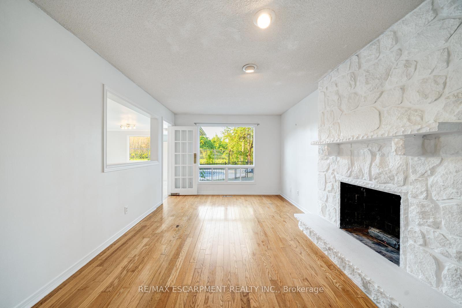 Photo 13 of 2081 Lynn Heights Drive, Pickering, Liverpool — HOMEH