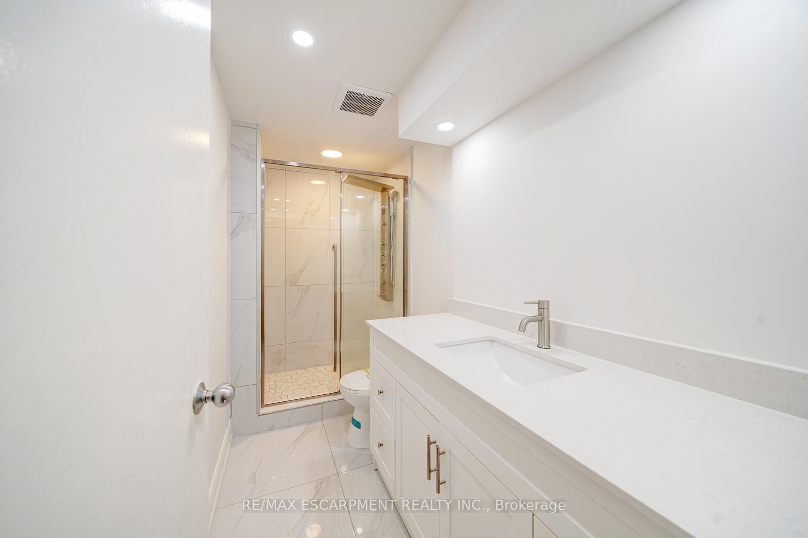 Photo 42 of 2081 Lynn Heights Drive, Pickering, Liverpool — HOMEH