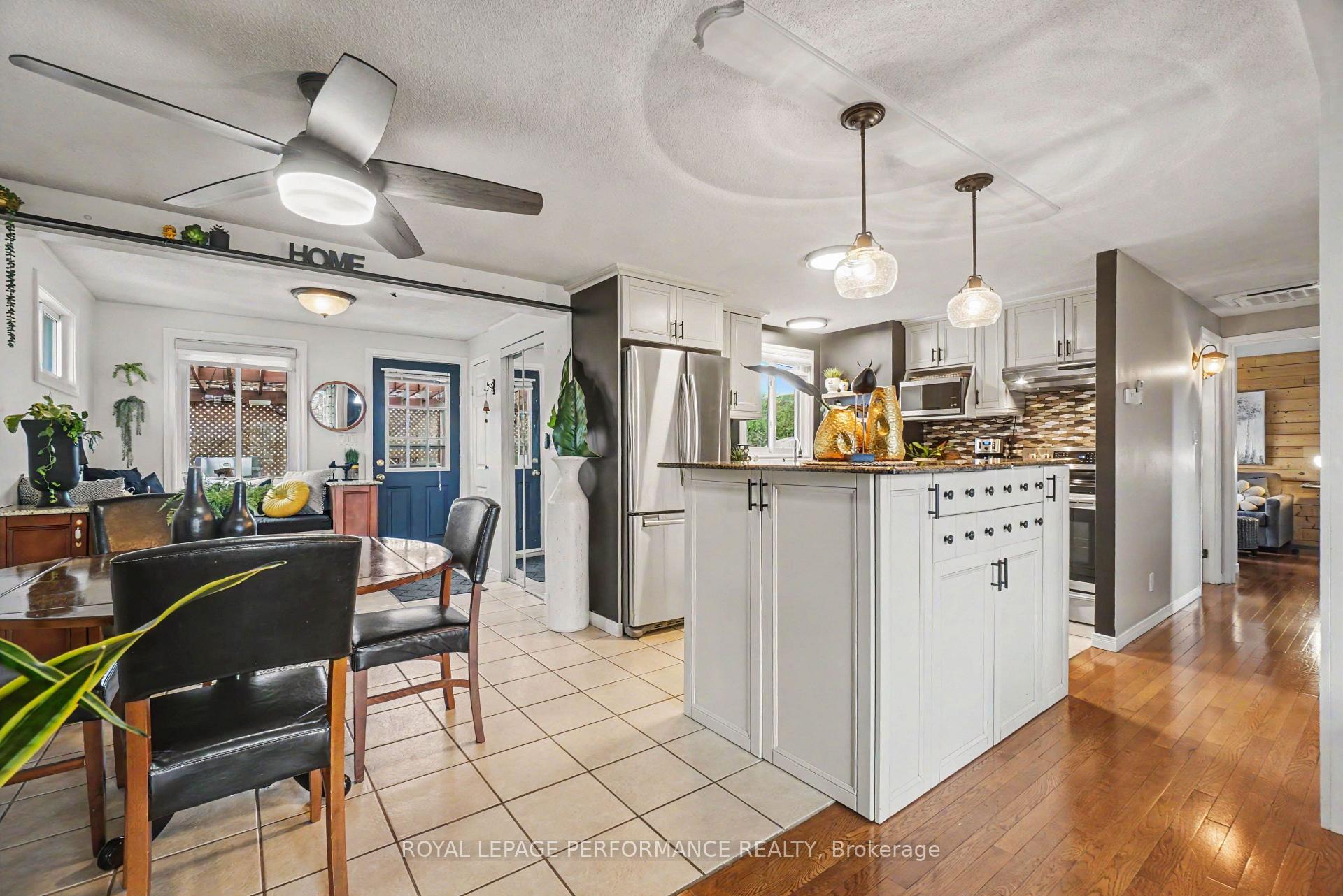 Photo 7 of 1497 Blackheath Street, Ottawa, Bilberry Creek/Queenswood Heights — HOMEH