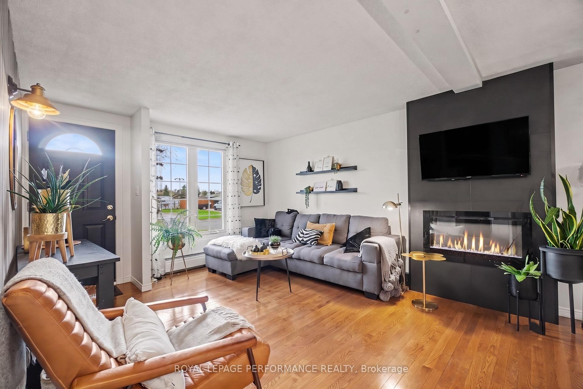 Photo 12 of 1497 Blackheath Street, Ottawa, Bilberry Creek/Queenswood Heights — HOMEH