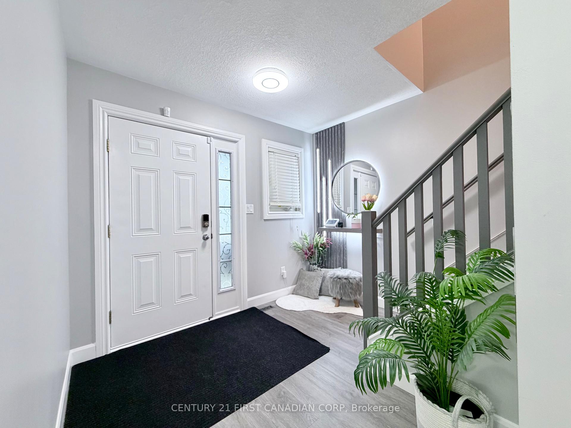 Photo 8 of 9 Barrett Crescent, St. Thomas — HOMEH
