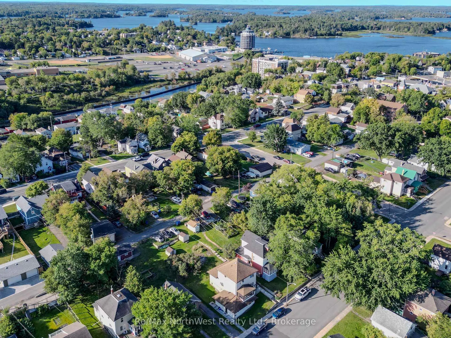 Photo 12 of 617 First Street S, Kenora, Central — HOMEH