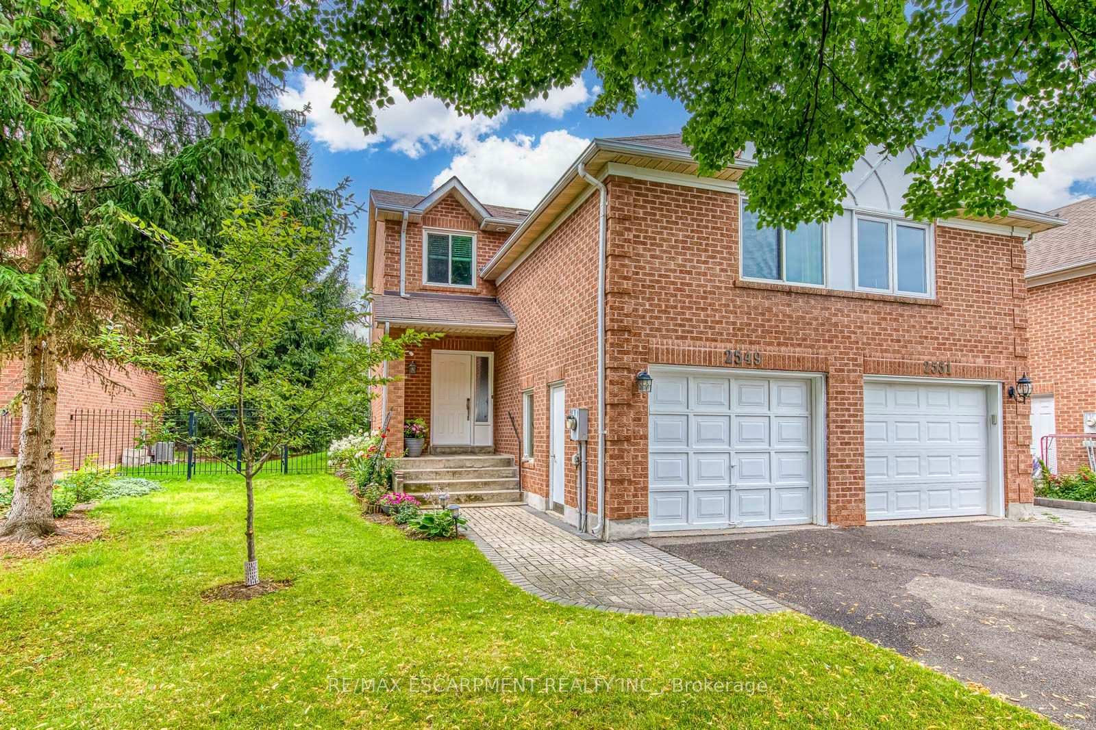 Photo 1 of 2549 Addingham Crescent, Oakville, Clearview — HOMEH