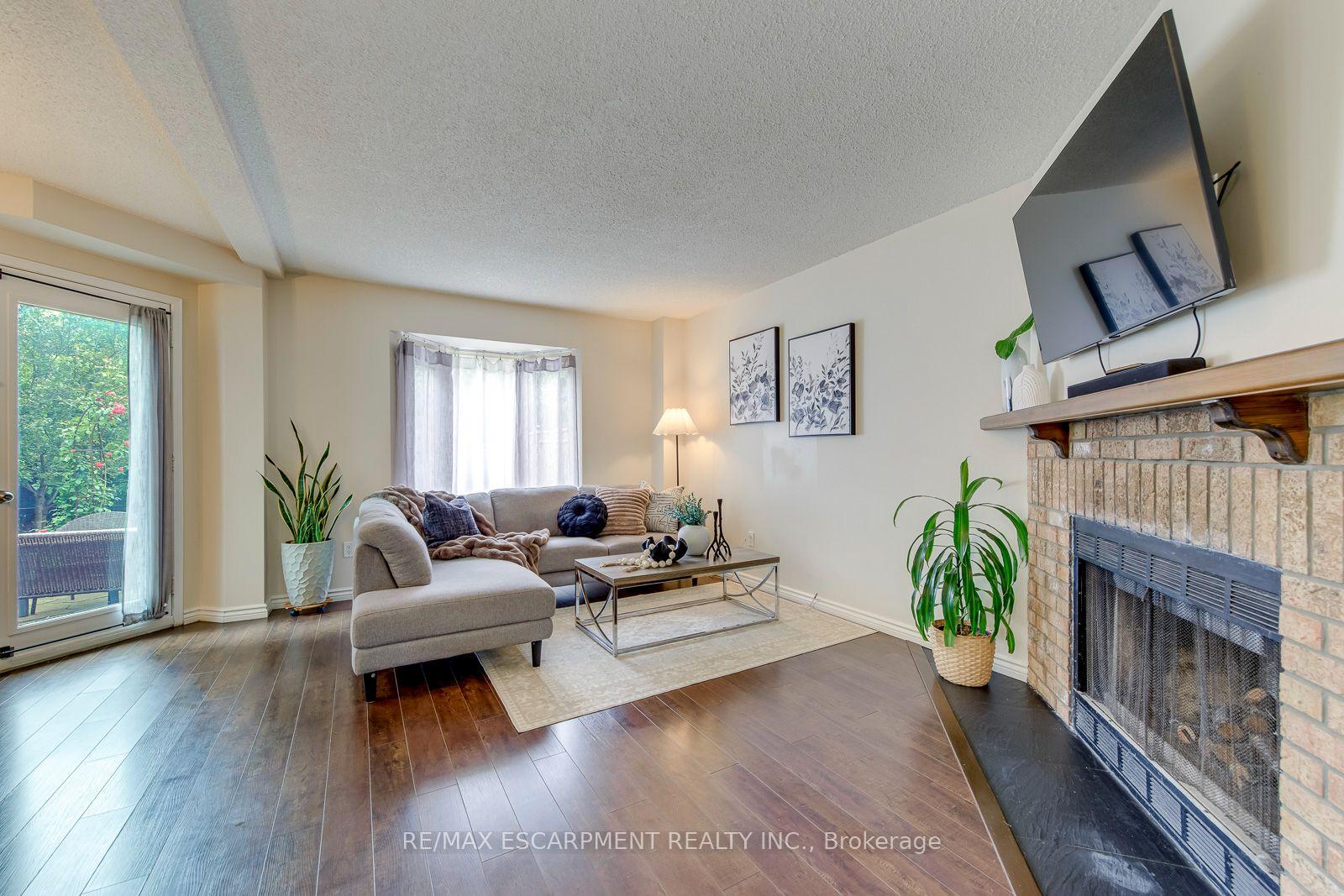 Photo 6 of 2549 Addingham Crescent, Oakville, Clearview — HOMEH