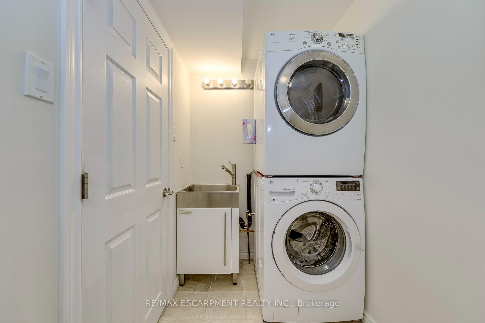 Photo 11 of 2549 Addingham Crescent, Oakville, Clearview — HOMEH