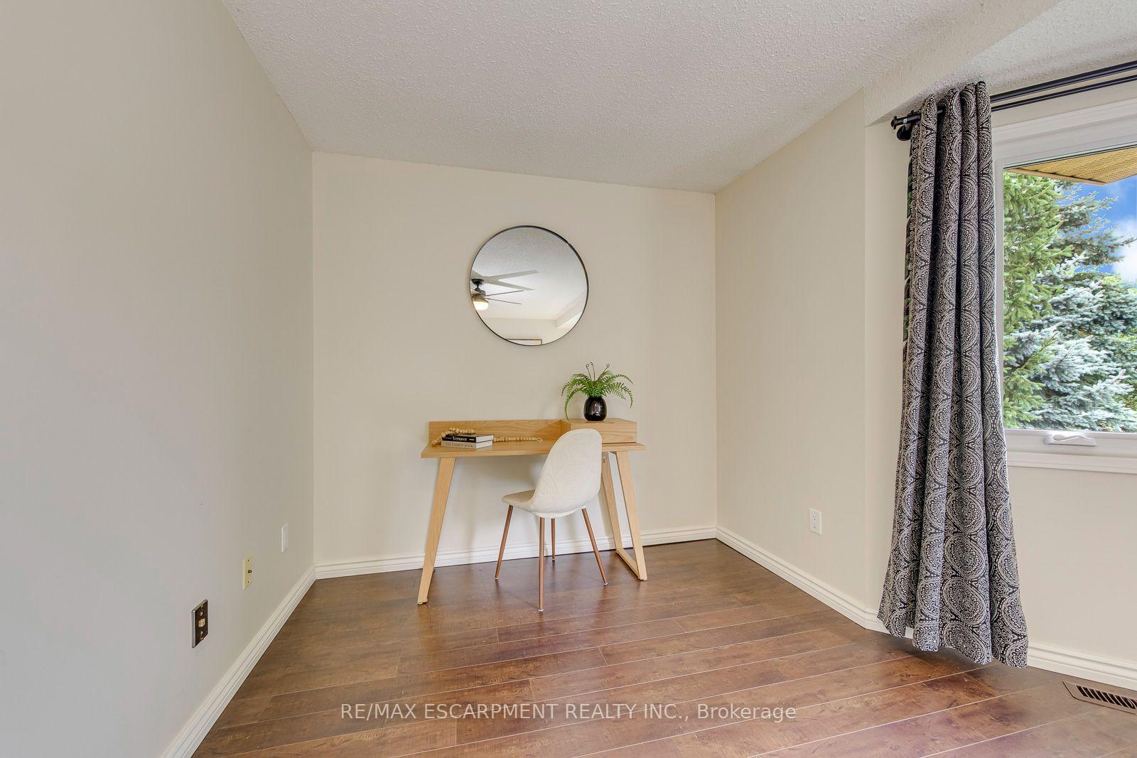 Photo 16 of 2549 Addingham Crescent, Oakville, Clearview — HOMEH