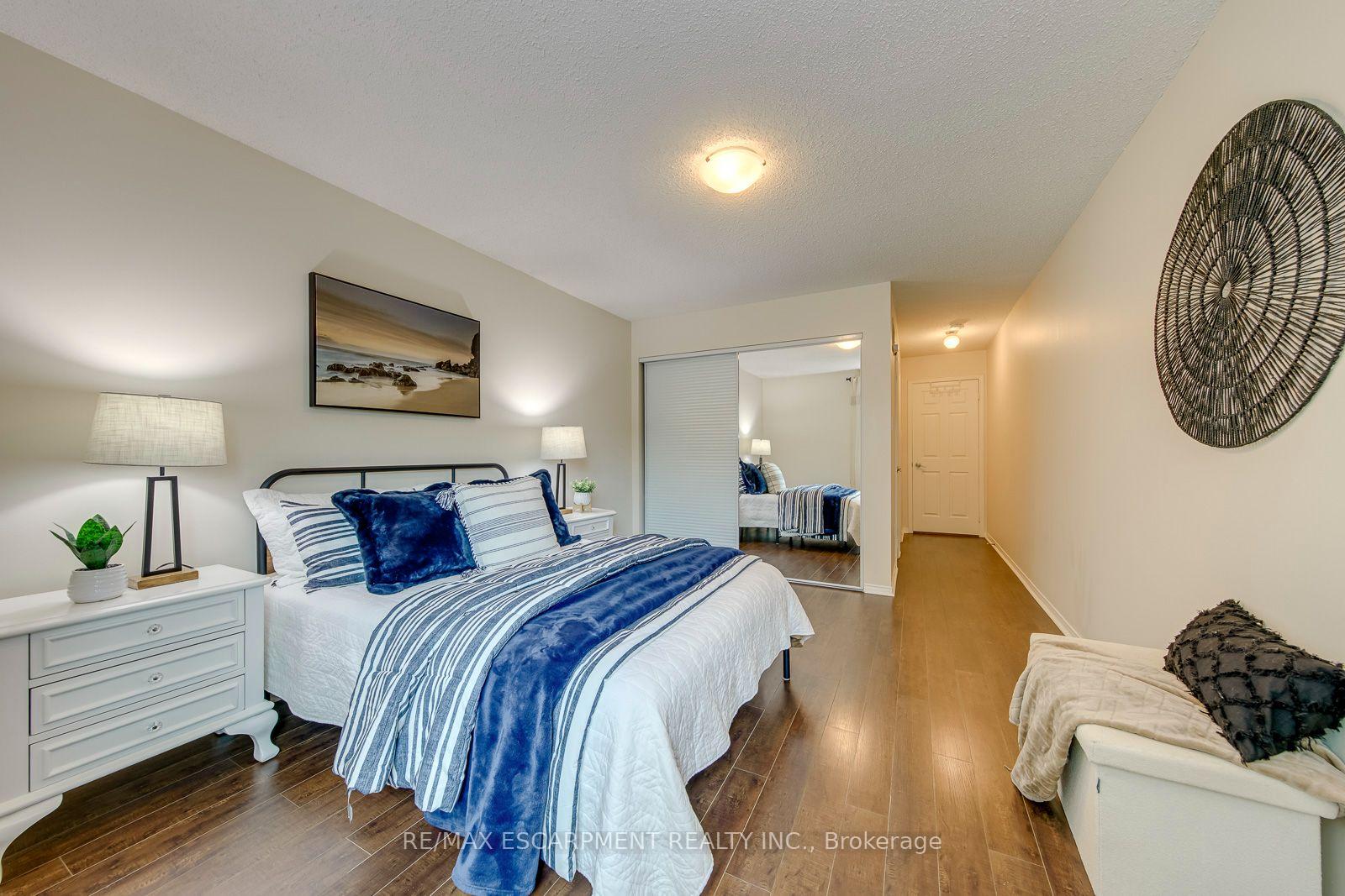 Photo 19 of 2549 Addingham Crescent, Oakville, Clearview — HOMEH