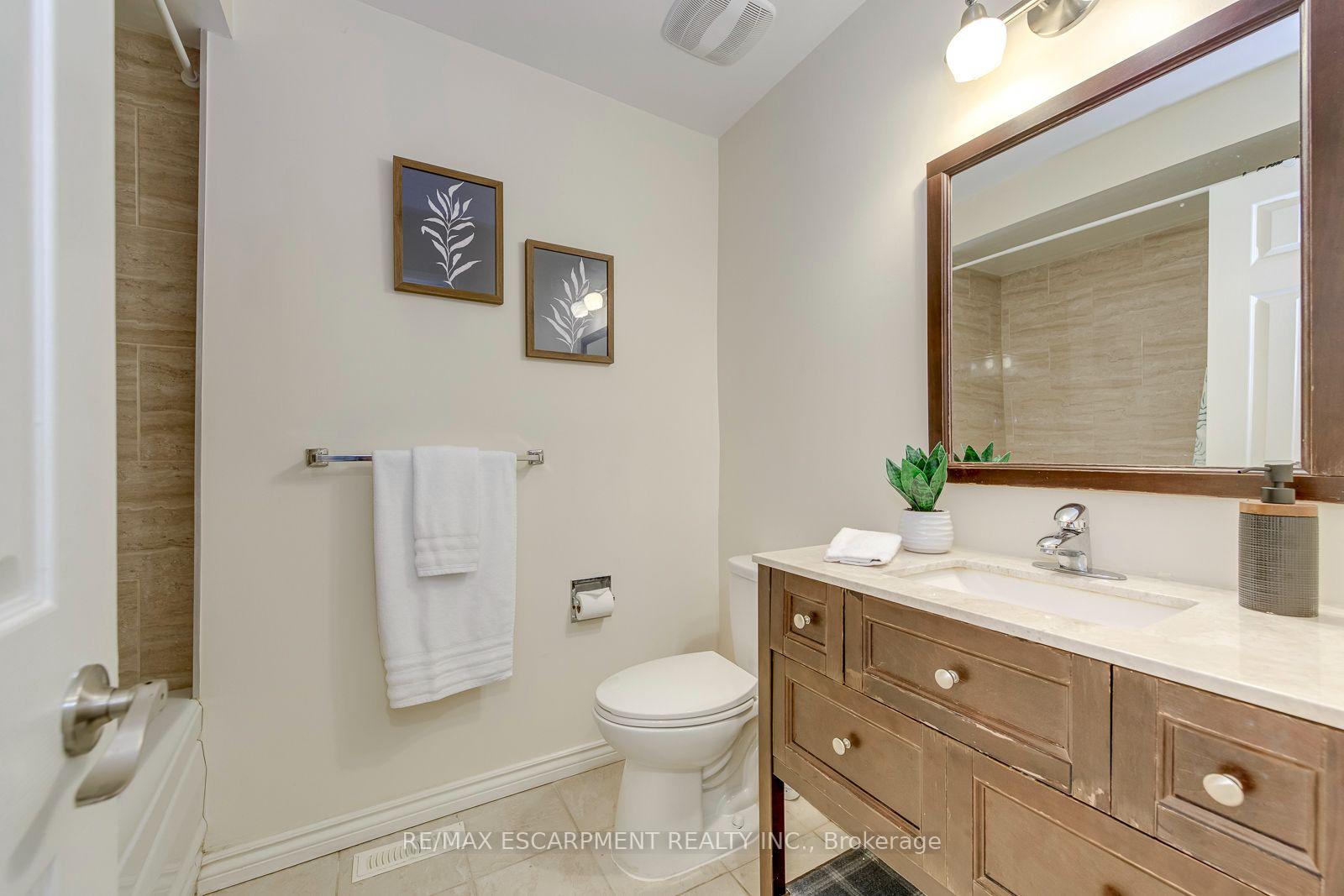 Photo 20 of 2549 Addingham Crescent, Oakville, Clearview — HOMEH