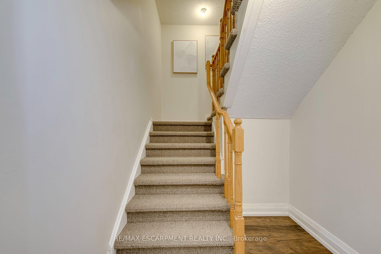 Photo 22 of 2549 Addingham Crescent, Oakville, Clearview — HOMEH