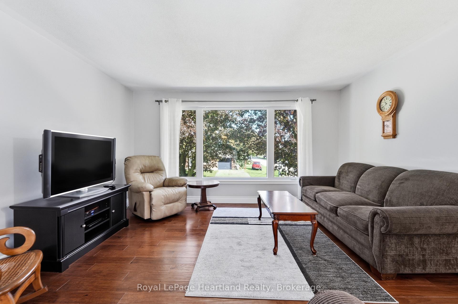 Photo 8 of 244 Dawnrose Drive, Goderich, Goderich (Town) — HOMEH