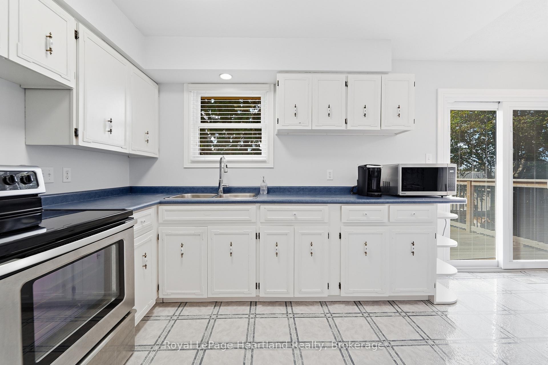 Photo 13 of 244 Dawnrose Drive, Goderich, Goderich (Town) — HOMEH