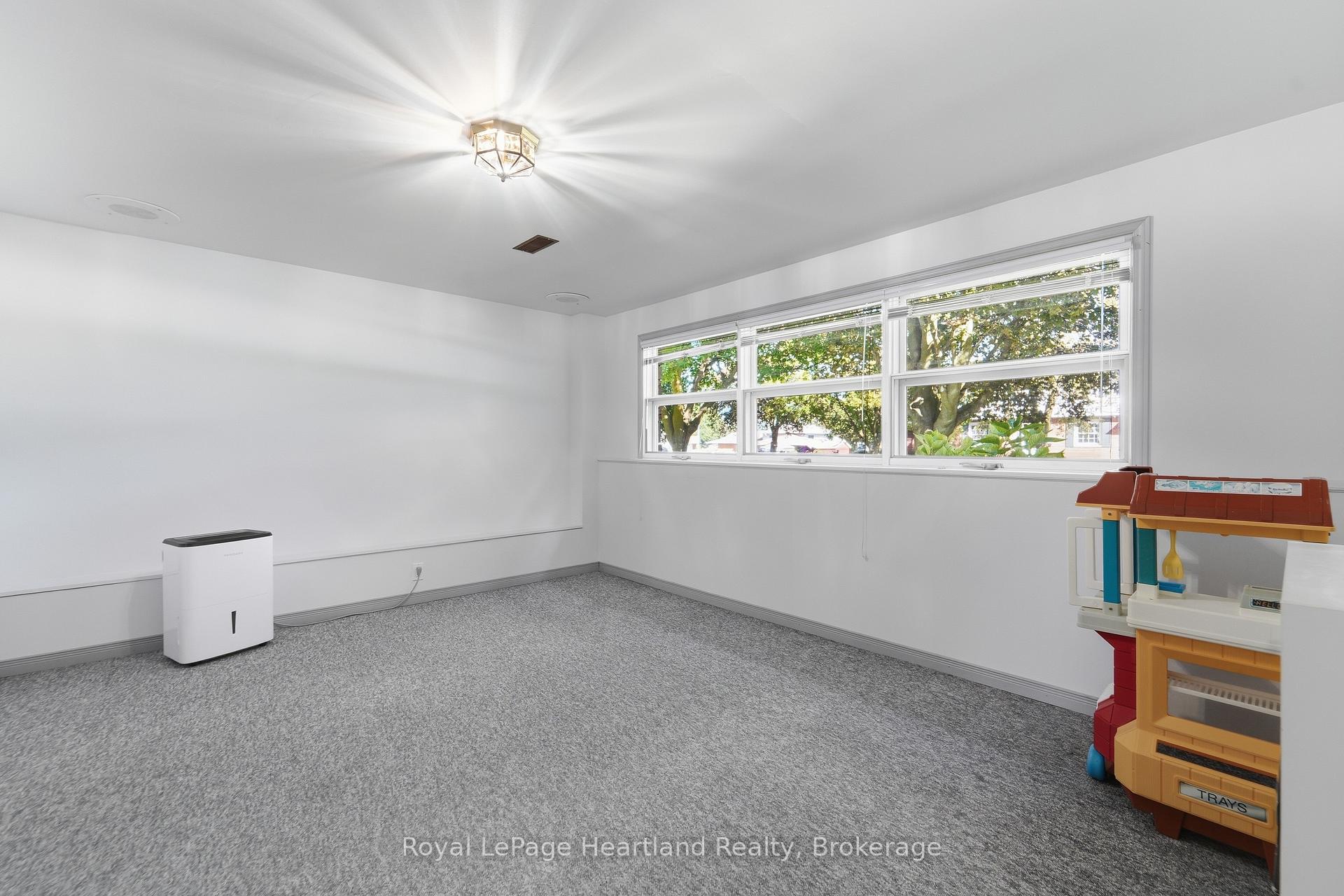 Photo 21 of 244 Dawnrose Drive, Goderich, Goderich (Town) — HOMEH