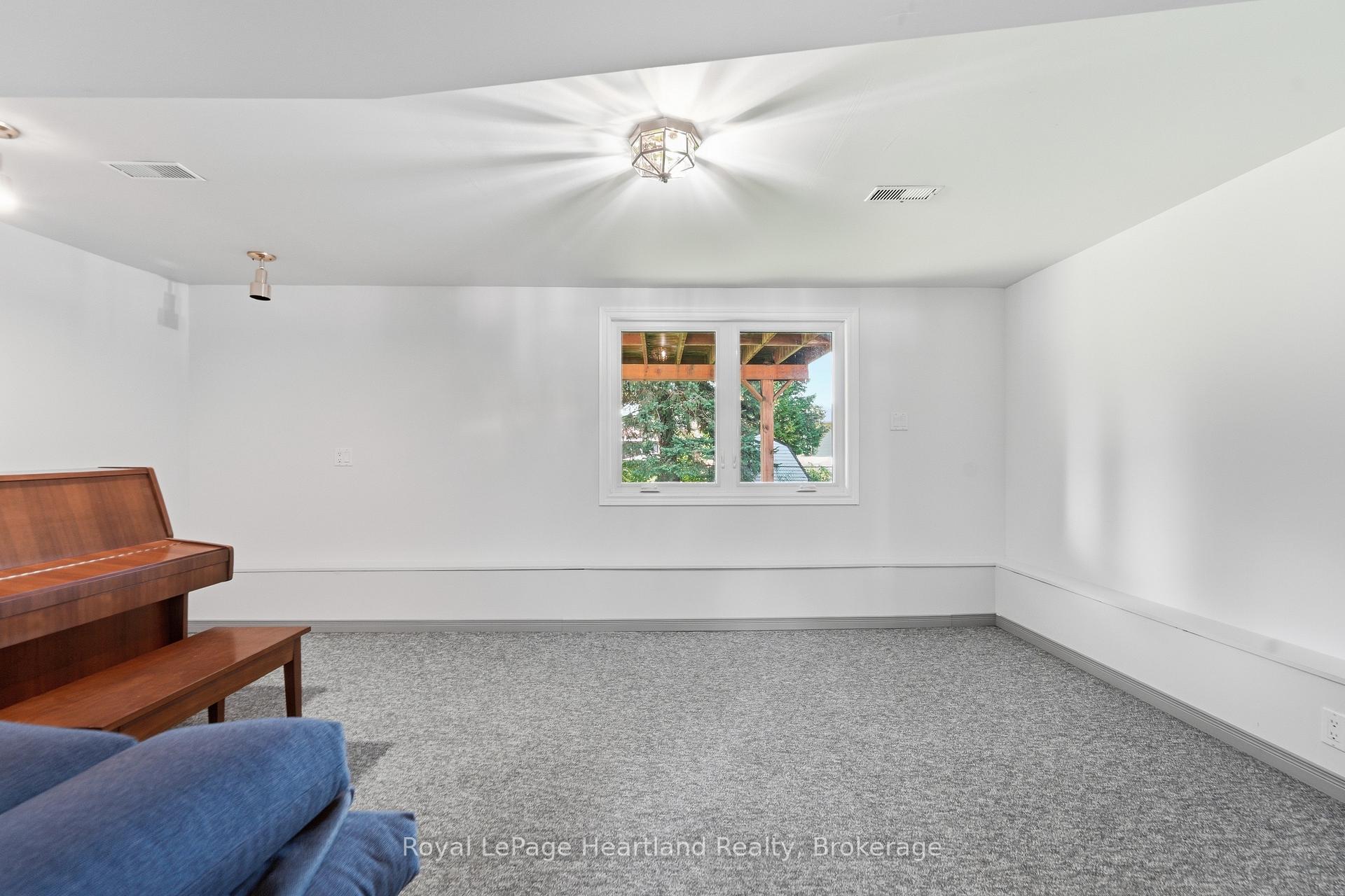 Photo 23 of 244 Dawnrose Drive, Goderich, Goderich (Town) — HOMEH