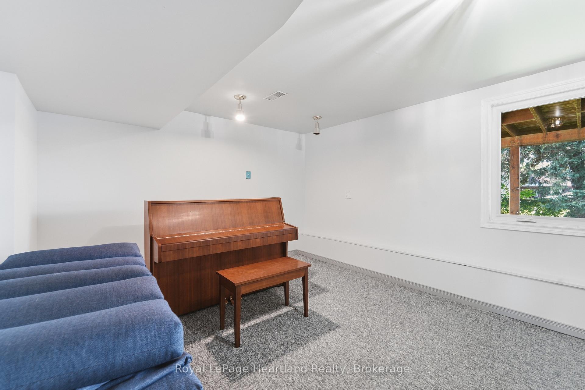 Photo 24 of 244 Dawnrose Drive, Goderich, Goderich (Town) — HOMEH