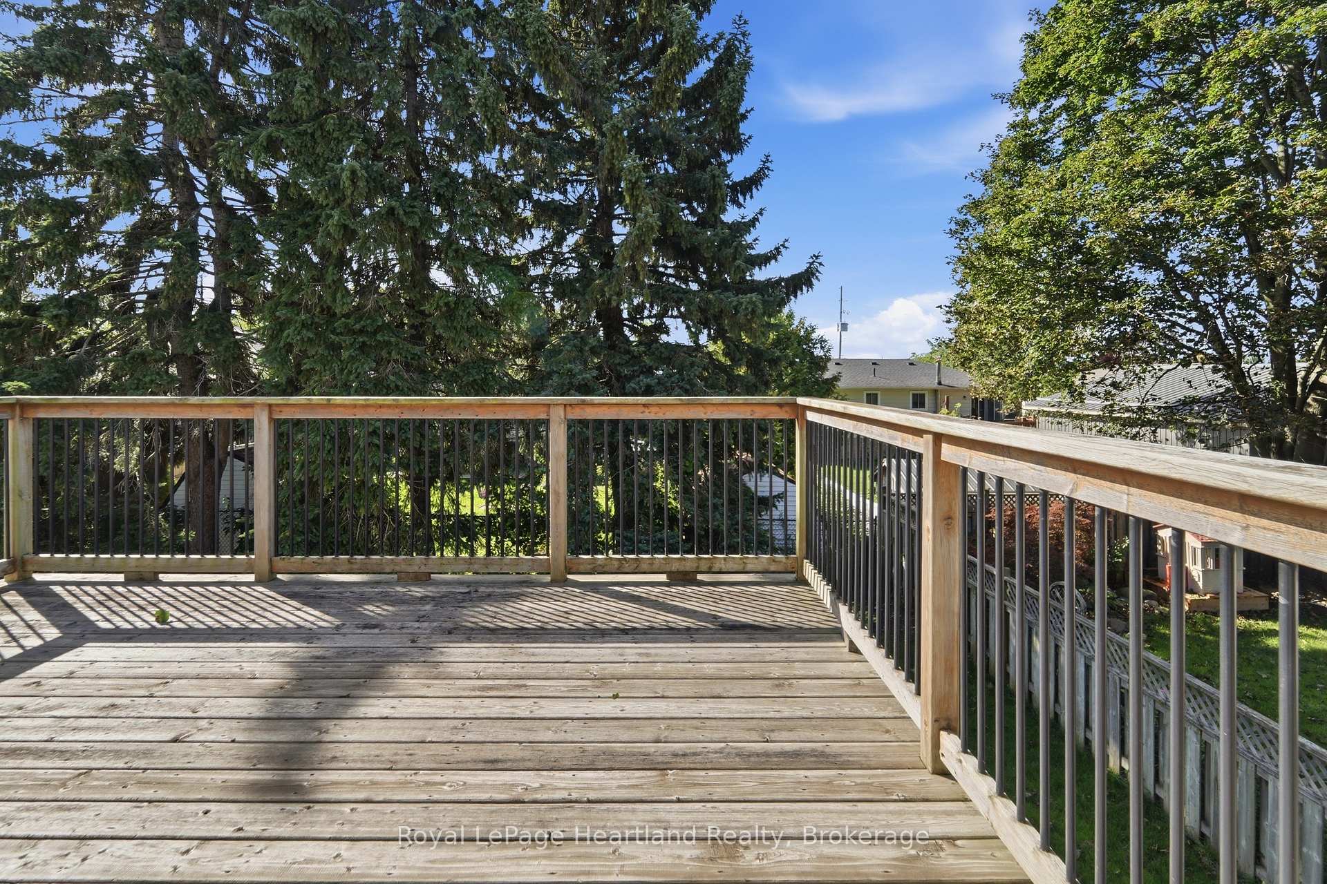 Photo 30 of 244 Dawnrose Drive, Goderich, Goderich (Town) — HOMEH
