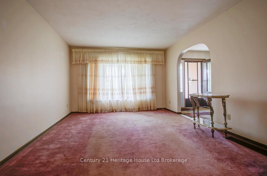 Photo 4 of 165 Park Row, Woodstock, Woodstock - South — HOMEH