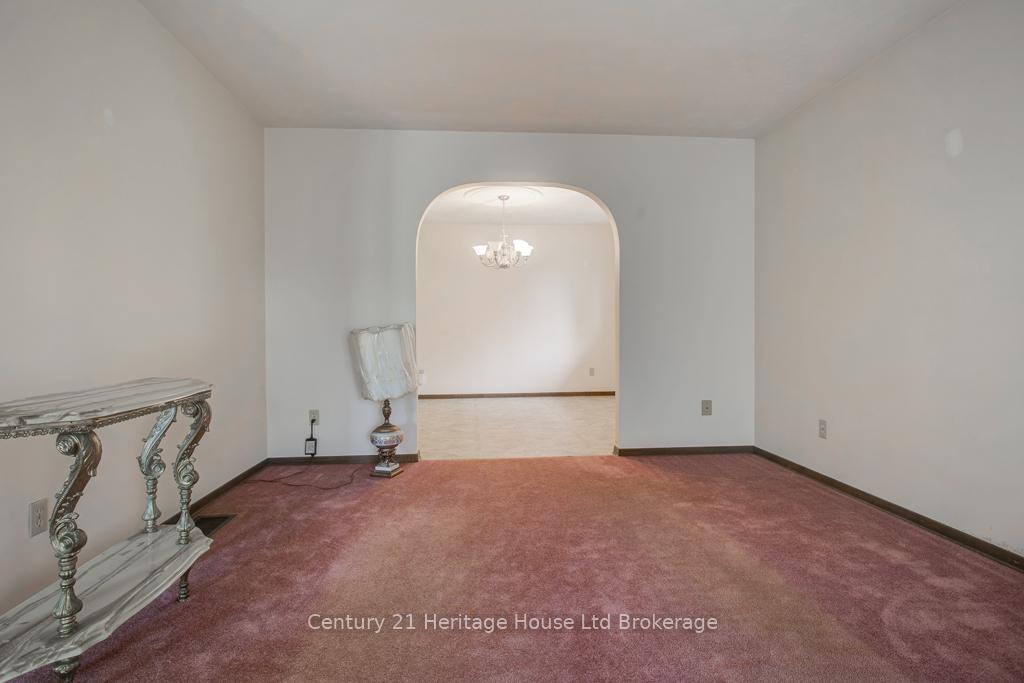 Photo 5 of 165 Park Row, Woodstock, Woodstock - South — HOMEH