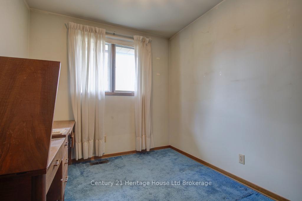 Photo 16 of 165 Park Row, Woodstock, Woodstock - South — HOMEH