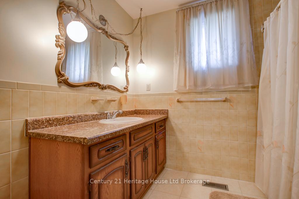 Photo 17 of 165 Park Row, Woodstock, Woodstock - South — HOMEH