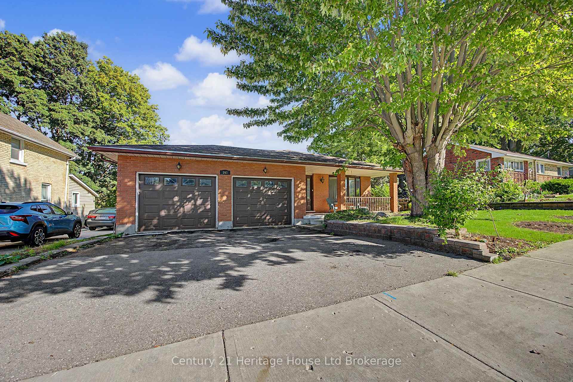 Photo 1 of 165 Park Row, Woodstock, Woodstock - South — HOMEH
