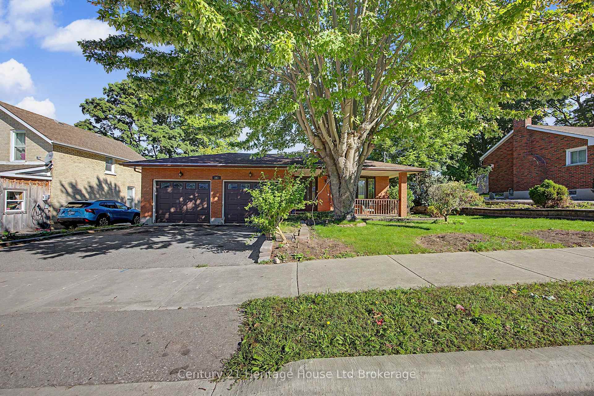 Photo 3 of 165 Park Row, Woodstock, Woodstock - South — HOMEH