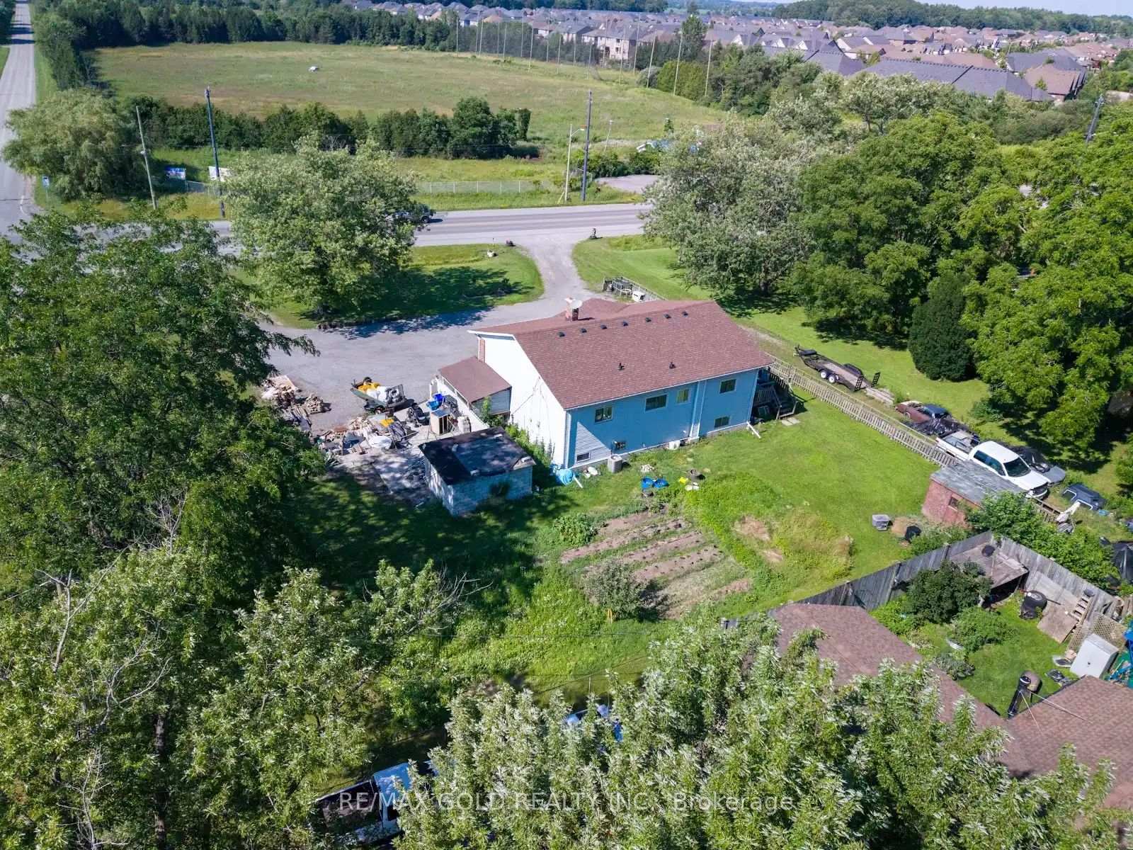 Photo 3 of 9624 Lundys Lane, Niagara Falls, Forestview — HOMEH