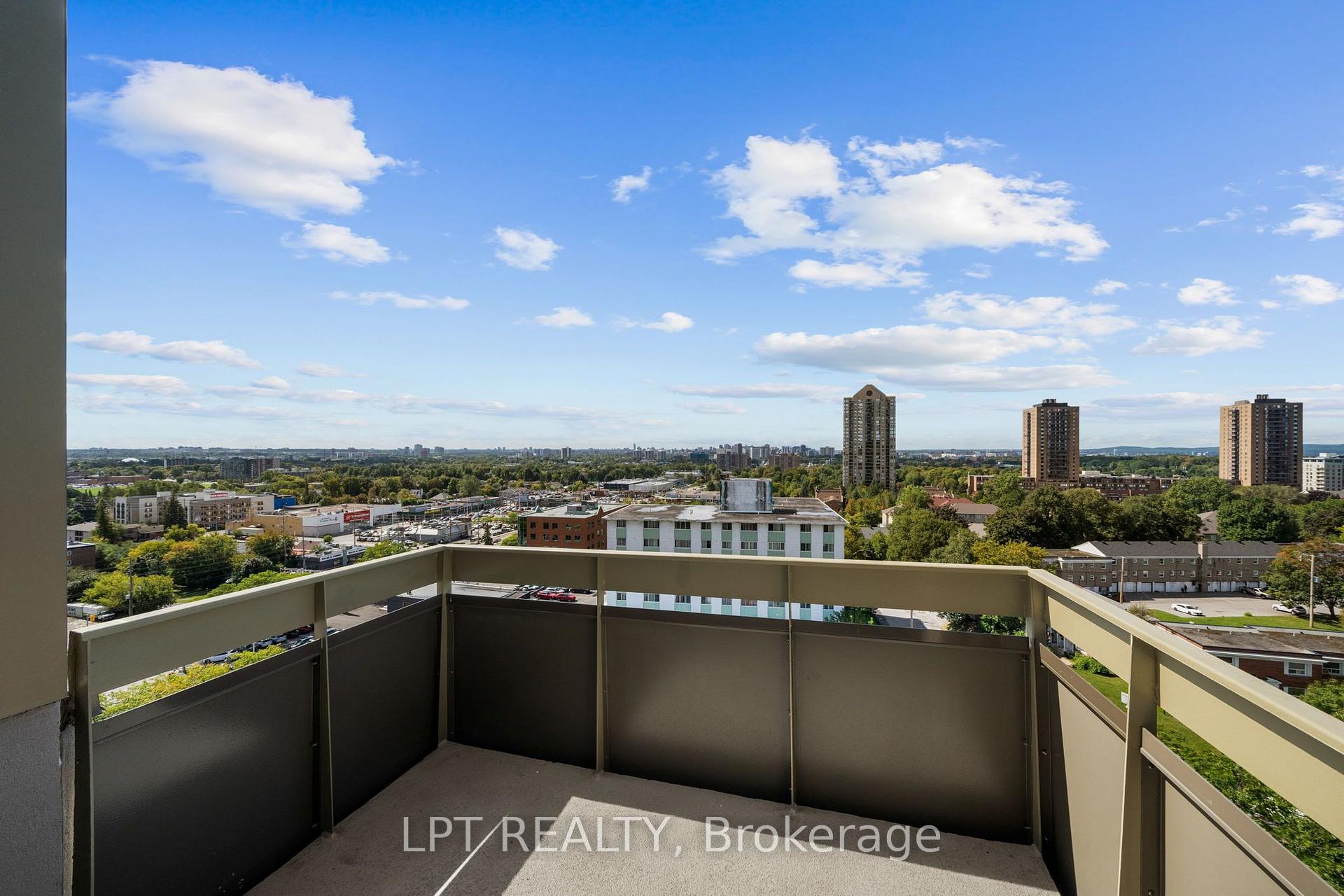 Photo 12 of Unit 5, 555 Brittany Drive, Ottawa, Viscount Alexander Park — HOMEH