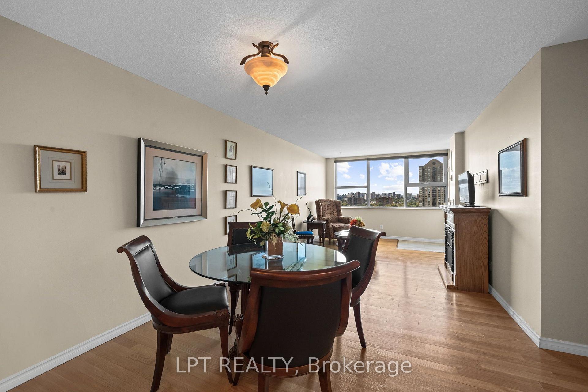 Photo 32 of Unit 5, 555 Brittany Drive, Ottawa, Viscount Alexander Park — HOMEH