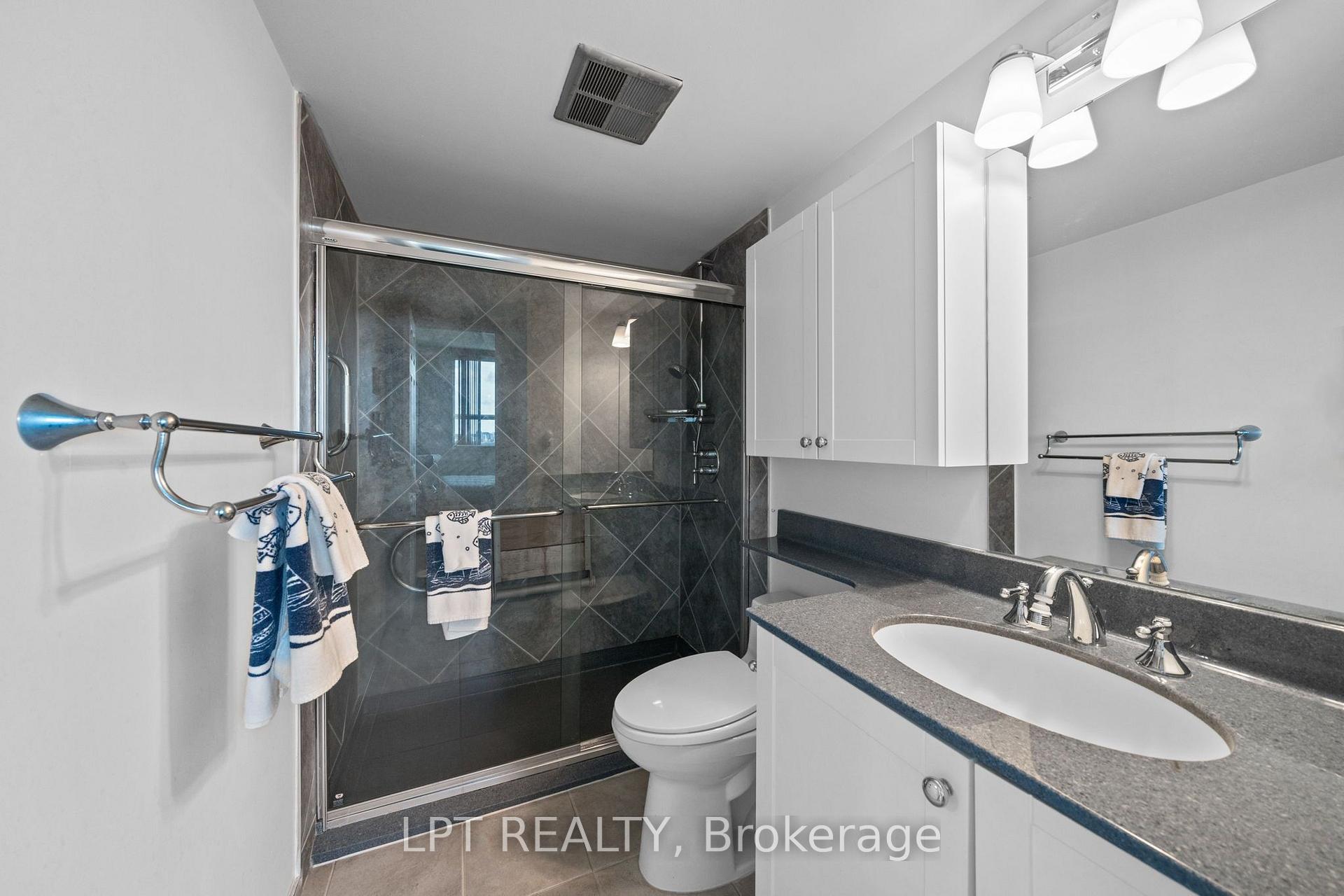 Photo 34 of Unit 5, 555 Brittany Drive, Ottawa, Viscount Alexander Park — HOMEH
