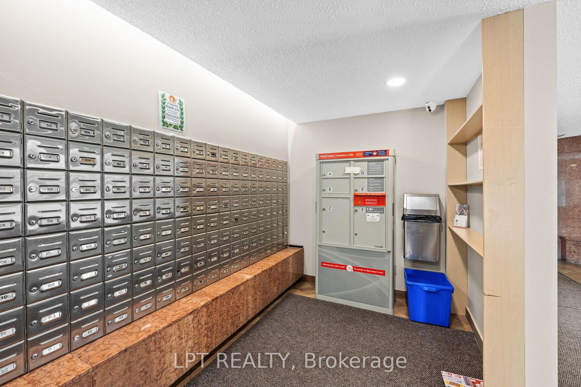 Photo 42 of Unit 5, 555 Brittany Drive, Ottawa, Viscount Alexander Park — HOMEH
