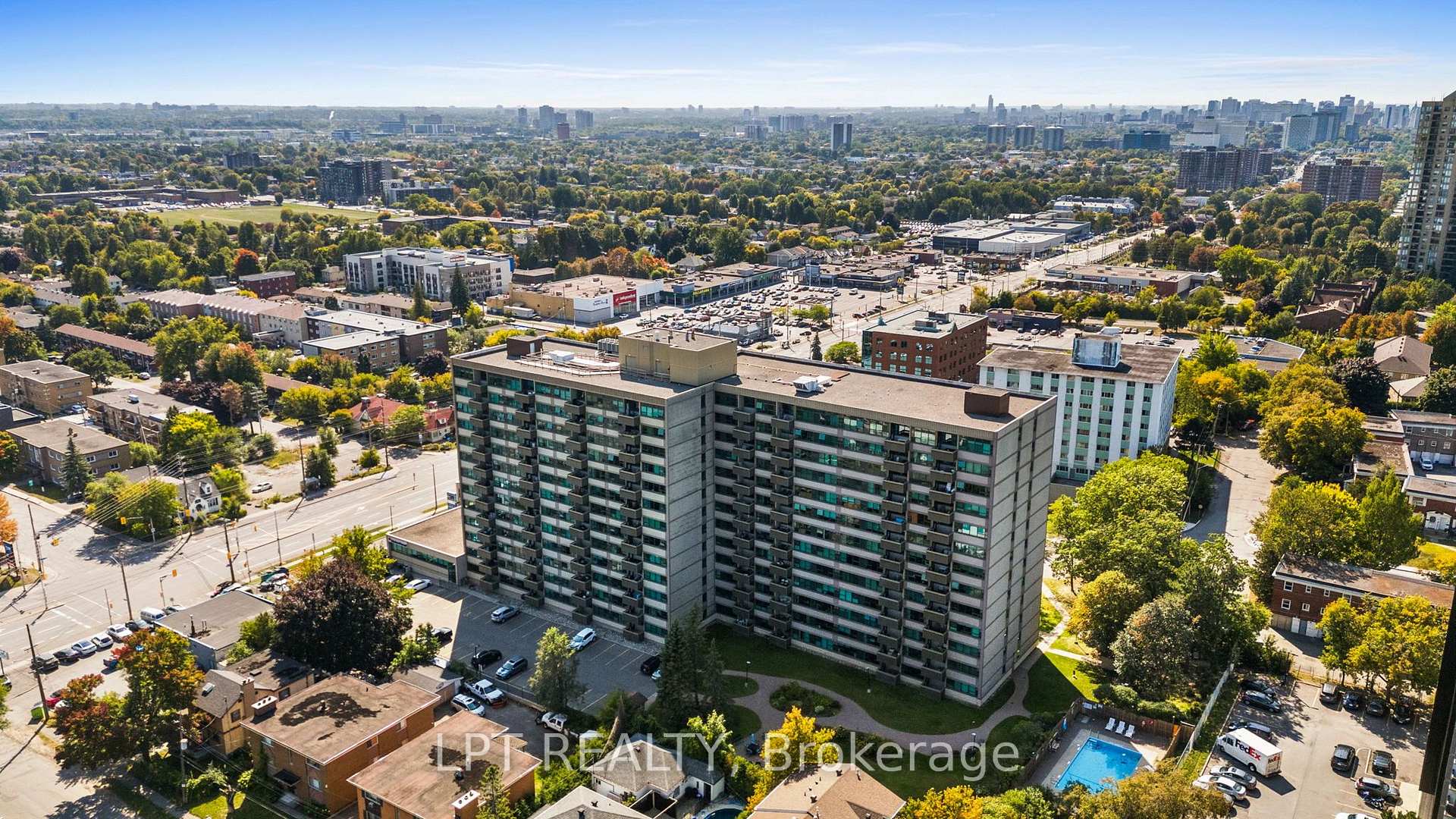 Photo 49 of Unit 5, 555 Brittany Drive, Ottawa, Viscount Alexander Park — HOMEH