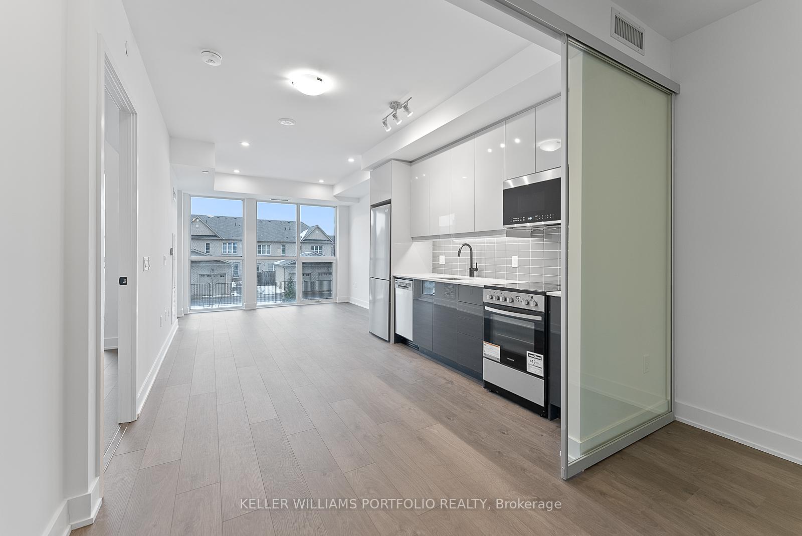 Photo 4 of Unit 228, 2343 Khalsa Gate, Oakville, Westmount — HOMEH