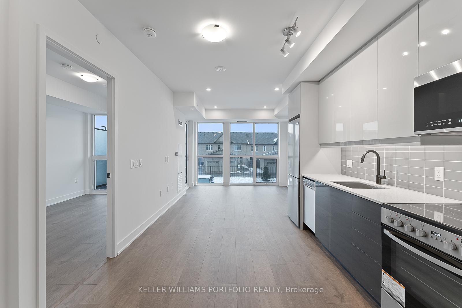 Photo 6 of Unit 228, 2343 Khalsa Gate, Oakville, Westmount — HOMEH