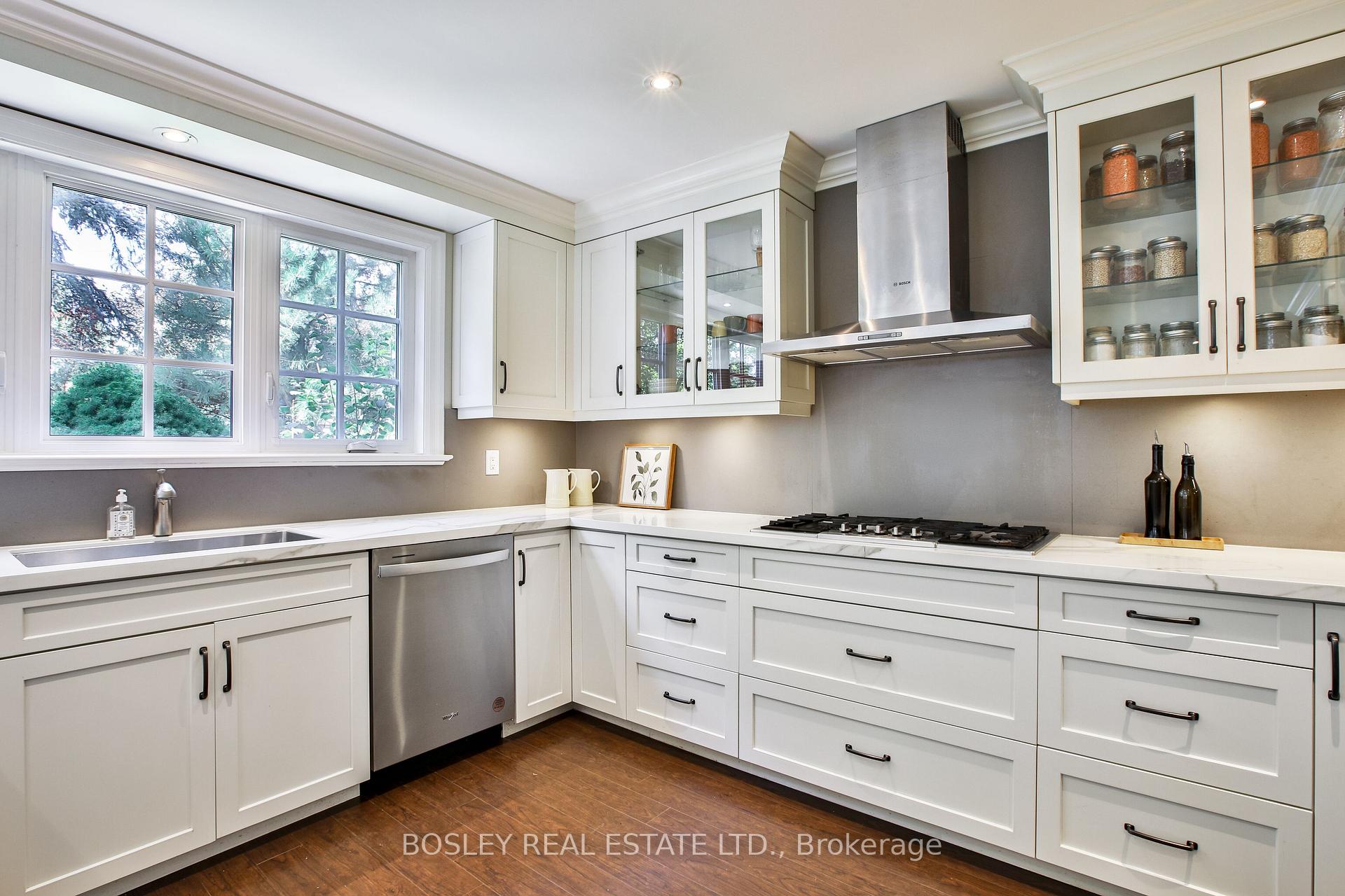 Photo 17 of 34 Edgecombe Avenue, Toronto, Bedford Park-Nortown — HOMEH
