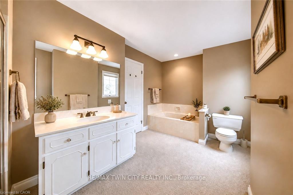 Photo 13 of 700 Glasgow Street, Kitchener, Westmount - Kitchener — HOMEH