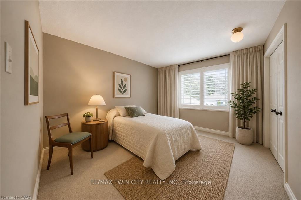 Photo 14 of 700 Glasgow Street, Kitchener, Westmount - Kitchener — HOMEH