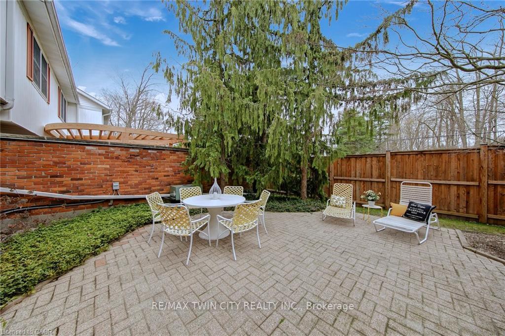 Photo 23 of 700 Glasgow Street, Kitchener, Westmount - Kitchener — HOMEH