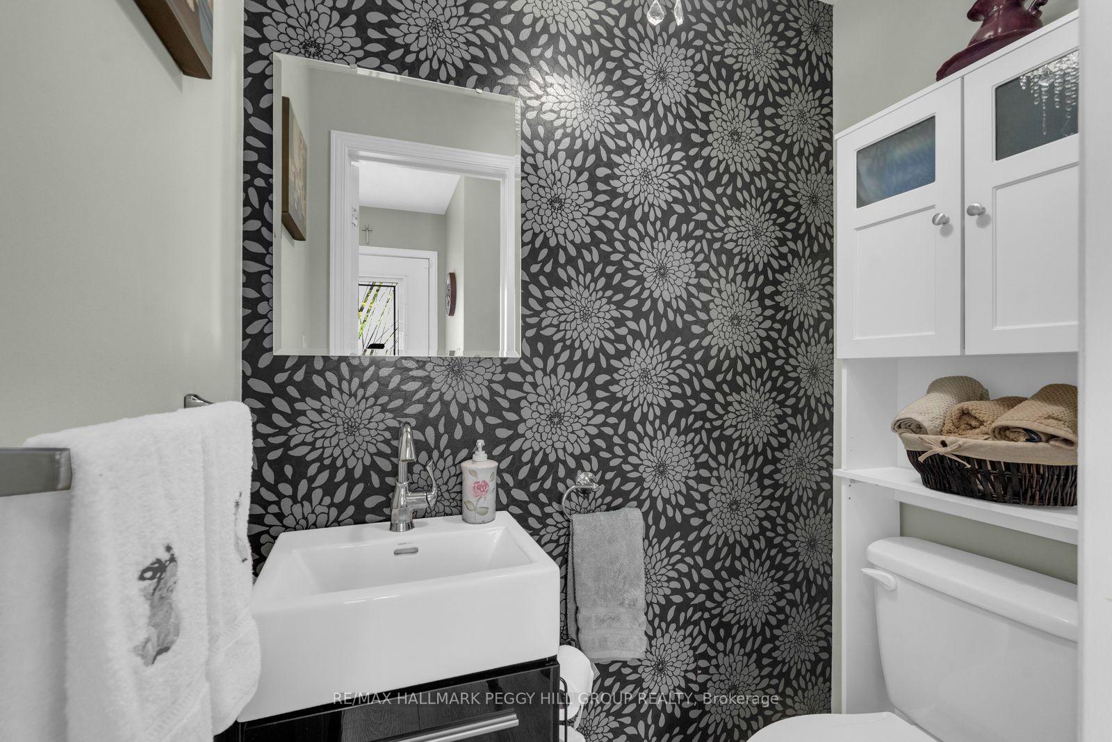 Photo 5 of 15 Wilde Place, Barrie, Letitia Heights — HOMEH
